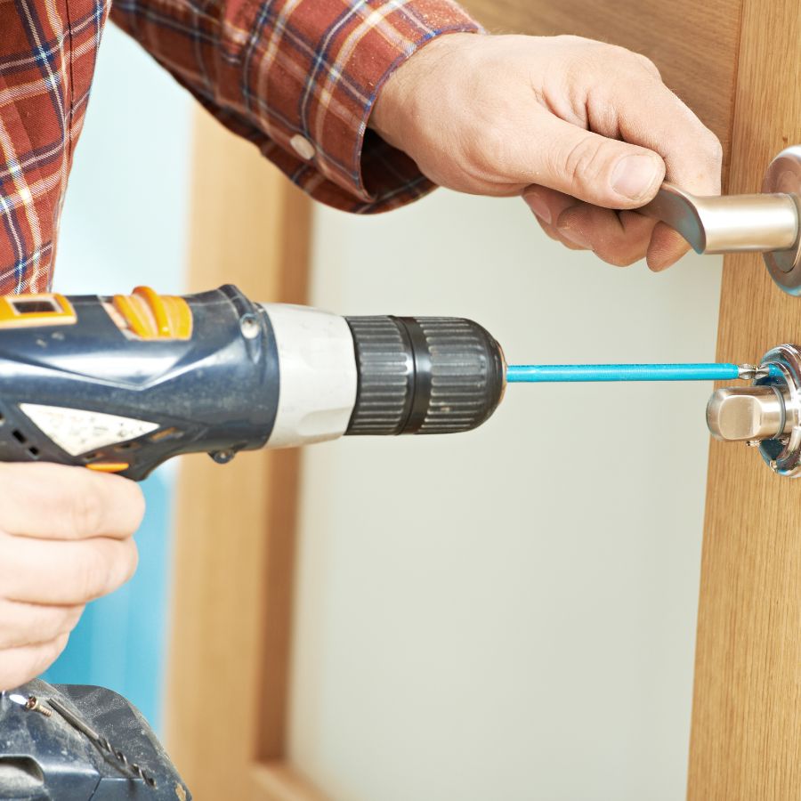 أبواب خشبية